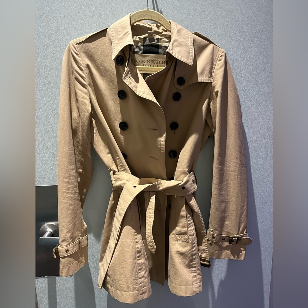 Burberry Brit Classic Tan Trench Coat – Size 6